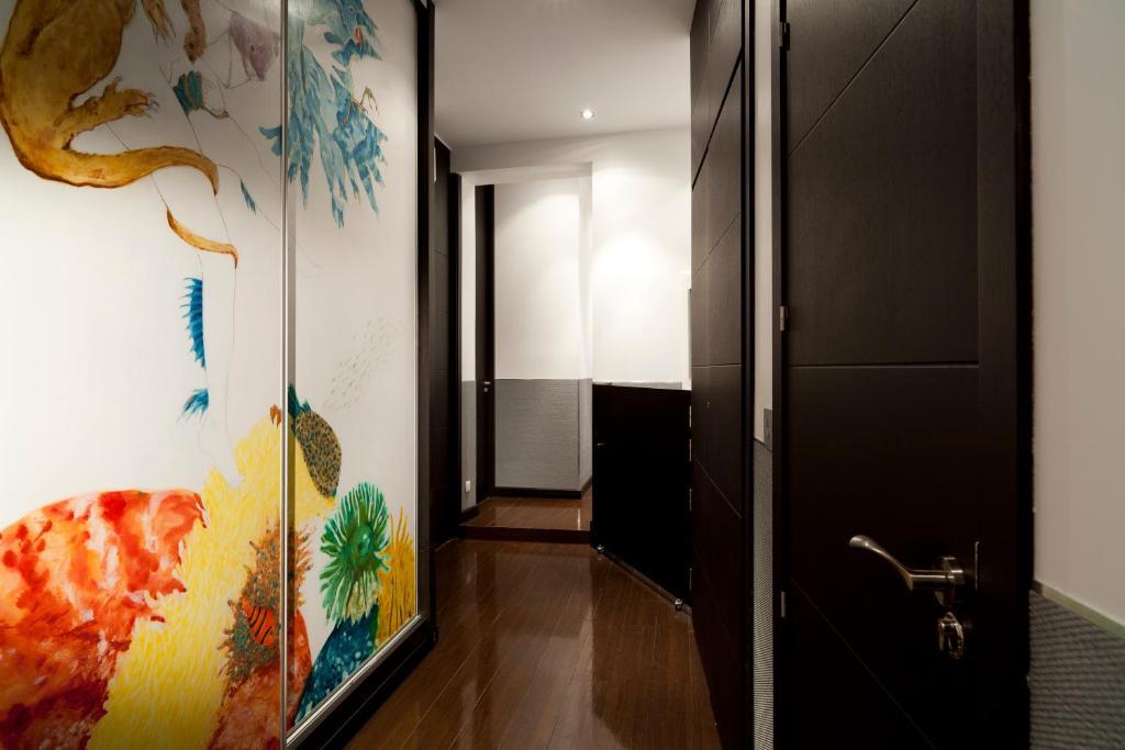 Thc Latina Hostel Madrid Exterior photo
