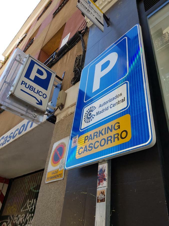 Thc Latina Hostel Madrid Exterior photo